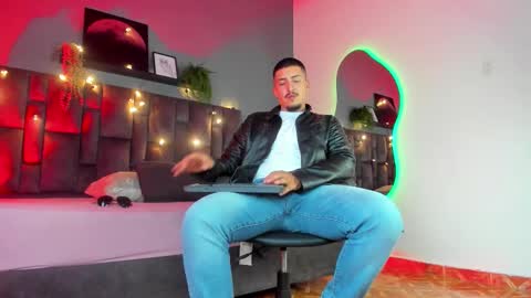 Snapshot of mrfox__ chatting on 02/05/26, 07:40 Mr Fox online show from 02/05/26, 07:40