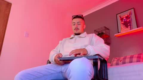 Snapshot of mrfox__ chatting on 02/14/26, 07:32 Mr Fox online show from 02/14/26, 07:32