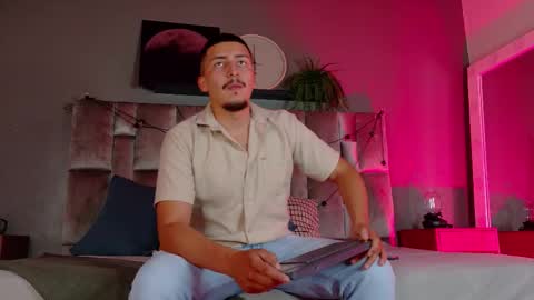 Snapshot of mrfox__ chatting on 02/26/26, 07:46 Mr Fox online show from 02/26/26, 07:46