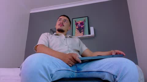 Snapshot of mrfox__ chatting on 05/19/26, 07:20 Mr Fox online show from 05/19/26, 07:20