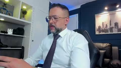 Snapshot of mrfrank_tattoo chatting on 07/16/26, 01:06 MrFrank. online show from 07/16/26, 01:06