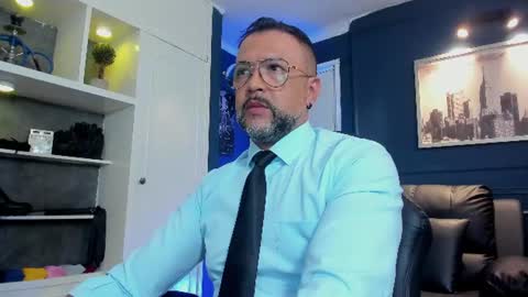 Snapshot of mrfrank_tattoo chatting on 07/17/26, 02:45 MrFrank. online show from 07/17/26, 02:45
