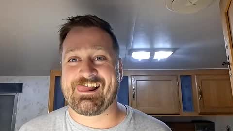 Snapshot of mrfreeze6767 chatting on 10/25/25, 04:31 mrfreeze6767 online show from 10/25/25, 04:31