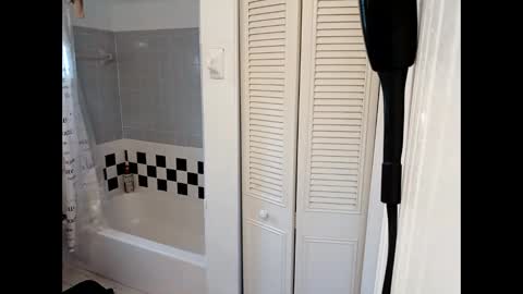 Snapshot of mrgoodbarr23 chatting on 11/05/25, 07:58 FRESH MEAT TELL ME WHAT YOU WANNA SEE online show from 11/05/25, 07:58