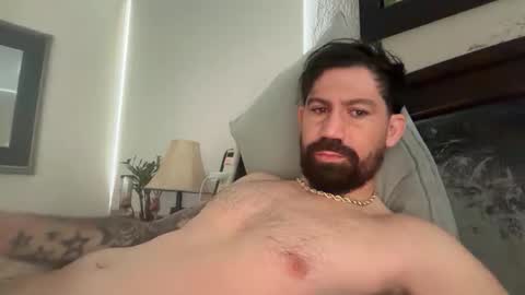 Snapshot of mrjohnnycock chatting on 05/18/26, 12:44 mrjohnnycock online show from 05/18/26, 12:44