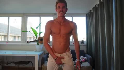 Snapshot of mrlong23cm chatting on 11/14/25, 03:55 Mr Long online show from 11/14/25, 03:55