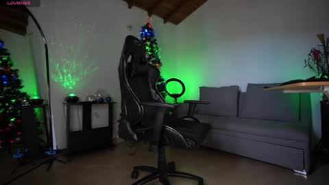 Luis    Instagram   online show from 12/24/24, 06:06