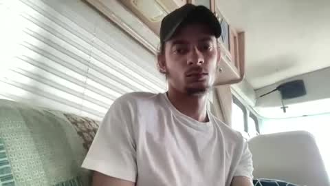 Snapshot of mrmacgyver580173708915485205 chatting on 07/03/26, 10:05 mrmacgyver580173708915485205 online show from 07/03/26, 10:05
