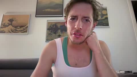 Snapshot of mrmooser42 chatting on 12/17/24, 02:01 TaleOfLaura online show from 12/17/24, 02:01