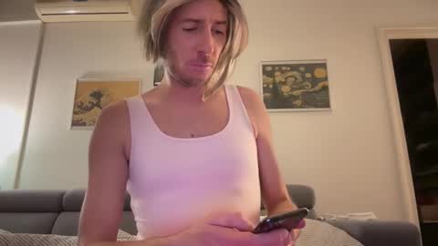 TaleOfLaura online show from 12/22/25, 07:44