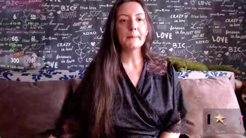 Lara online show from 11/22/25, 10:14