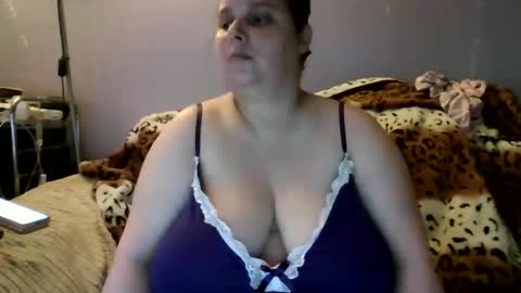 Snapshot of mrs_butterfly84 chatting on 05/31/26, 08:54 Mrs Butterfly online show from 05/31/26, 08:54