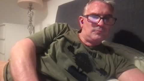 Snapshot of mrsensible chatting on 10/26/25, 11:20 Mr Sensible online show from 10/26/25, 11:20