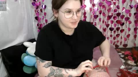 Snapshot of mrsjess1 chatting on 05/04/26, 02:18 MrsJess online show from 05/04/26, 02:18
