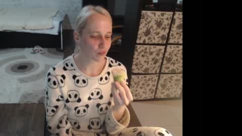 Sasha online show from 04/19/26, 08:55