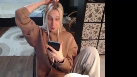 Sasha online show from 06/18/26, 03:16