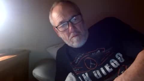 Snapshot of mrtease5 chatting on 04/04/26, 04:33 mrtease5 online show from 04/04/26, 04:33