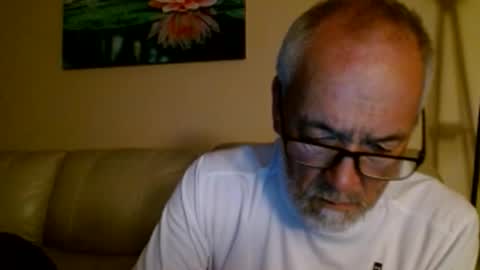 Snapshot of mrtease5 chatting on 04/05/26, 09:28 mrtease5 online show from 04/05/26, 09:28