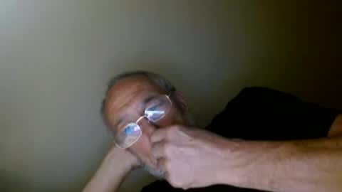 Snapshot of mrtease5 chatting on 04/14/26, 04:07 mrtease5 online show from 04/14/26, 04:07