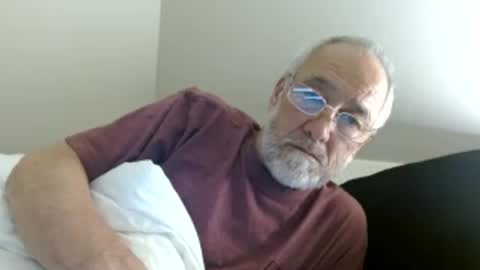 Snapshot of mrtease5 chatting on 04/20/26, 04:04 mrtease5 online show from 04/20/26, 04:04