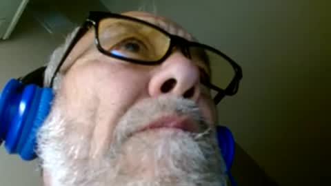 Snapshot of mrtease5 chatting on 04/26/26, 06:11 mrtease5 online show from 04/26/26, 06:11