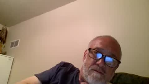 Snapshot of mrtease5 chatting on 04/29/26, 04:38 mrtease5 online show from 04/29/26, 04:38