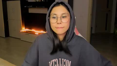 ms_emily_ online show from 09/30/25, 02:55