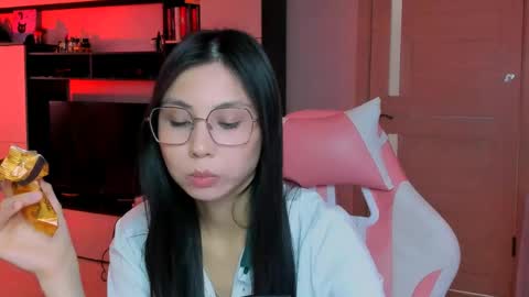 Snapshot of ms_emily_ chatting on 04/28/26, 11:15 ms_emily_ online show from 04/28/26, 11:15