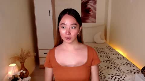 Snapshot of ms_lhaydeebunny chatting on 04/23/26, 08:11 Evon online show from 04/23/26, 08:11