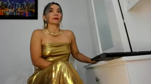 Snapshot of ms_lunarose chatting on 06/14/26, 05:26 ms_lunarose online show from 06/14/26, 05:26