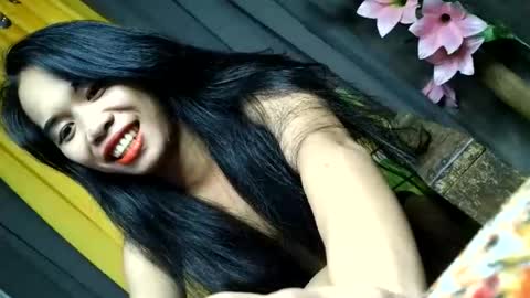 Snapshot of ms_maxine69 chatting on 11/07/25, 04:18 ms_maxine69 online show from 11/07/25, 04:18