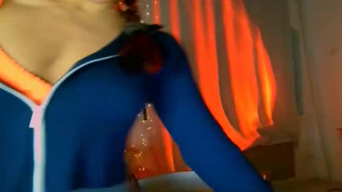 ms_sophiee online show from 01/06/25, 03:40