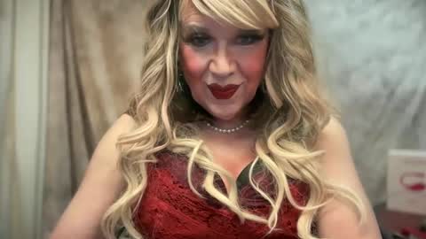 Snapshot of mskarentoy chatting on 01/19/25, 01:21 mskarentoy online show from 01/19/25, 01:21