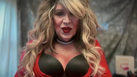 Snapshot of mskarentoy chatting on 10/20/25, 08:09 mskarentoy online show from 10/20/25, 08:09