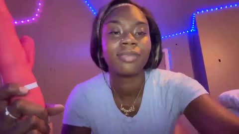 mskitty000 online show from 09/17/25, 11:50