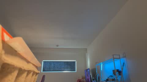 mskitty000 online show from 12/03/25, 02:15