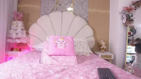 Manuela  online show from 11/21/25, 03:05