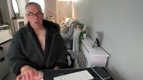 Snapshot of mtb1697 chatting on 10/07/25, 09:50 mtb1697 online show from 10/07/25, 09:50