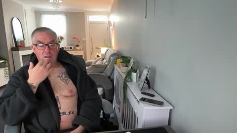 Snapshot of mtb1697 chatting on 10/18/25, 09:21 mtb1697 online show from 10/18/25, 09:21