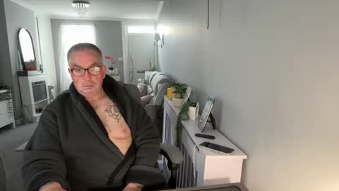 Snapshot of mtb1697 chatting on 10/22/25, 08:36 mtb1697 online show from 10/22/25, 08:36