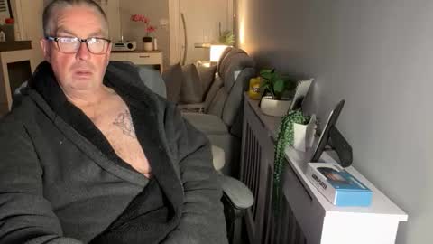 Snapshot of mtb1697 chatting on 11/23/25, 11:37 mtb1697 online show from 11/23/25, 11:37