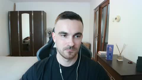 Victor online show from 04/01/26, 01:41