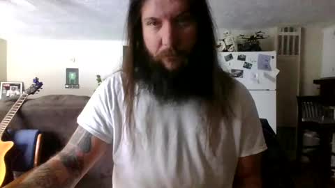 Snapshot of mudge chatting on 02/20/25, 02:24 Mudge online show from 02/20/25, 02:24