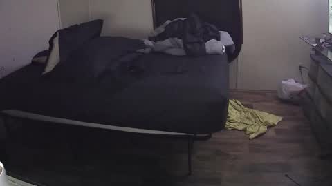 Muffdiver online show from 04/14/26, 07:58