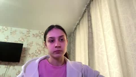 Tia online show from 05/01/26, 08:08
