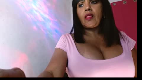 Snapshot of muladefuego chatting on 01/09/25, 06:38 yuli online show from 01/09/25, 06:38