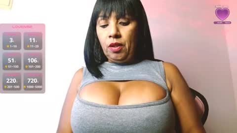 Snapshot of muladefuego chatting on 10/05/25, 08:23 yuli online show from 10/05/25, 08:23