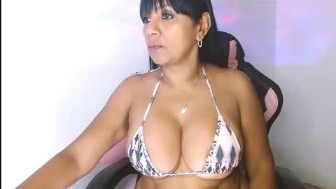 yuli online show from 01/15/26, 07:57