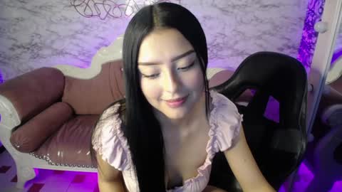 Live 800am 200pm COLOMBIAN HOUR online show from 01/04/25, 07:23
