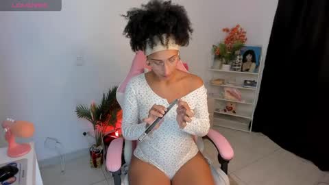 HEY GUYS IF YOU LIKE SEXY SHOW YOU ARE IN THE CORRECT PLACE CU WENESDAY PVT OPEN   TRANSMISSION TIME 5 PM - 10 PM COLOMBIA online show from 04/13/26, 01:00
